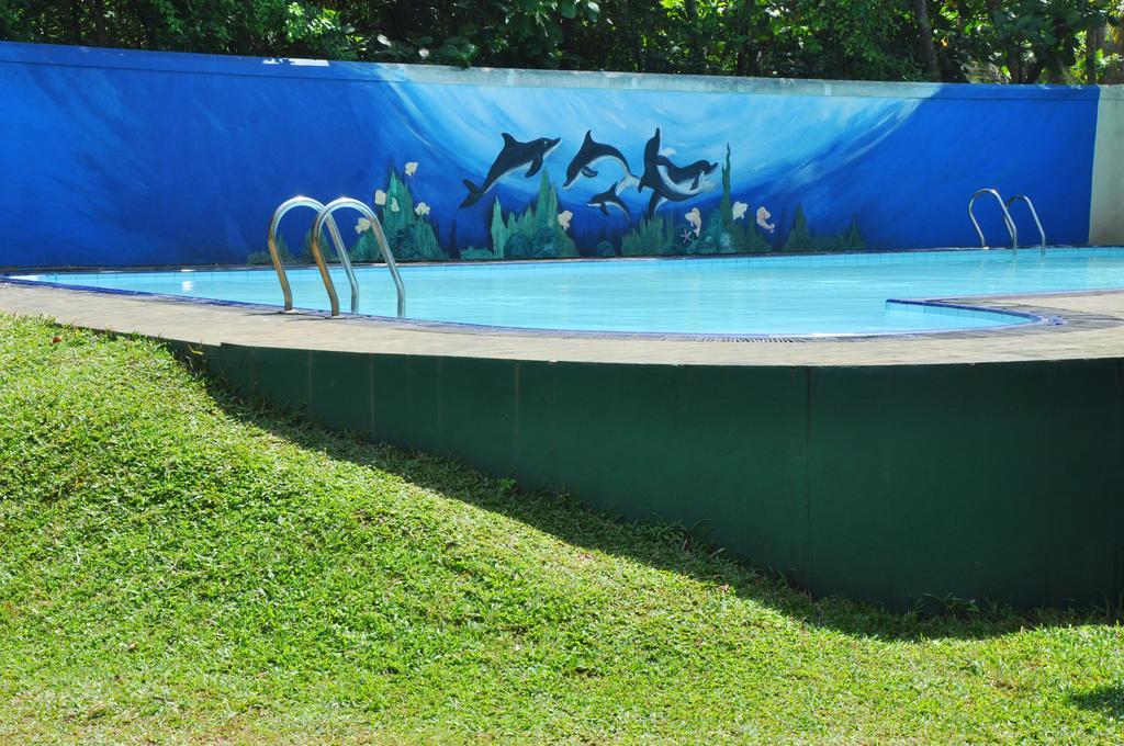 Green Shadows Beach Hotel Wadduwa Exterior photo
