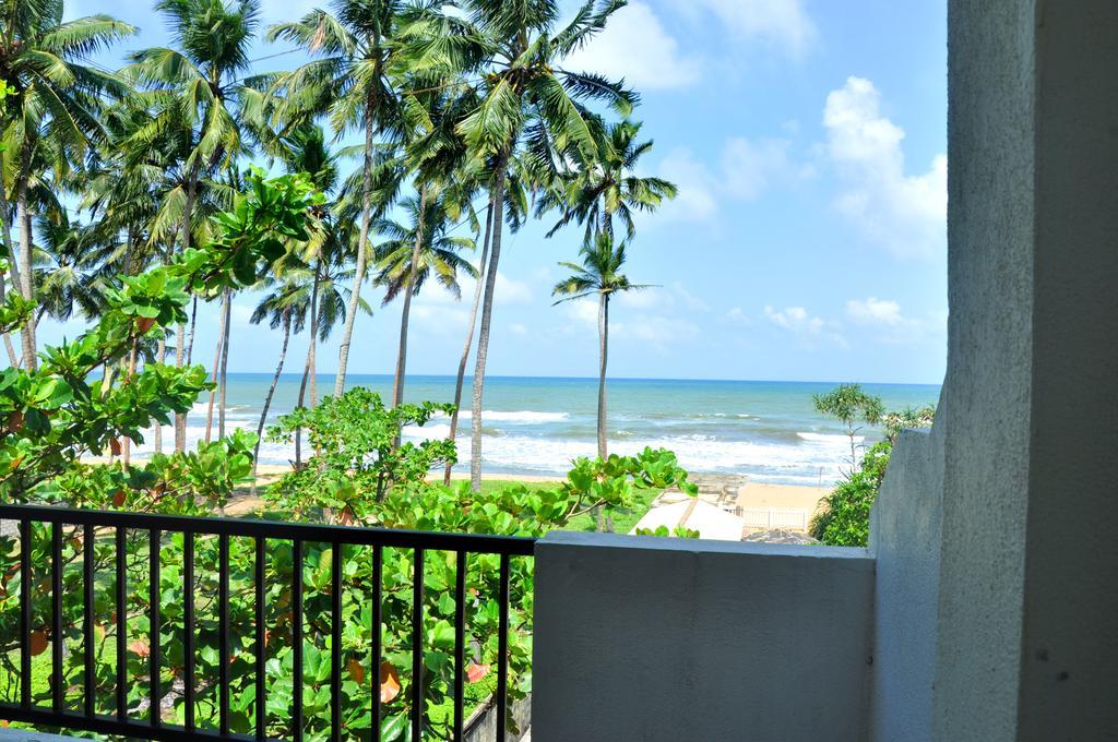 Green Shadows Beach Hotel Wadduwa Exterior photo