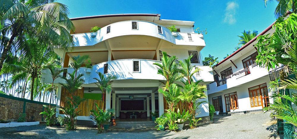 Green Shadows Beach Hotel Wadduwa Exterior photo