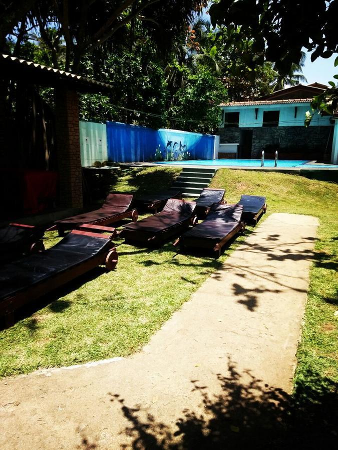 Green Shadows Beach Hotel Wadduwa Exterior photo